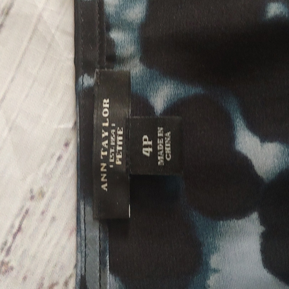 ANN TAYLOR ABSTRACT ANIMAL PRINT TOP - Picture 5 of 8
